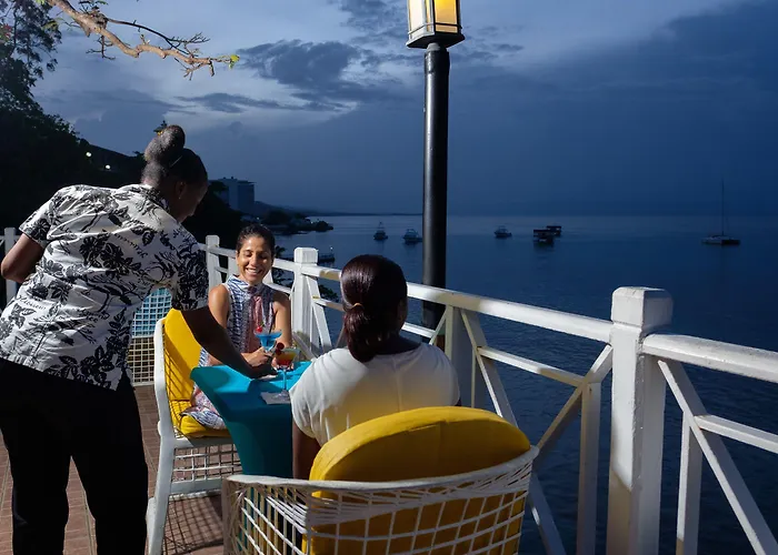 Hibiscus Hotel