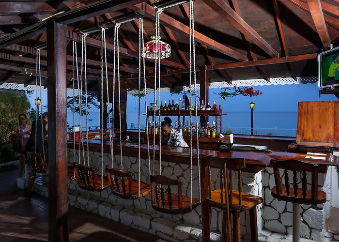 Hibiscus Hotel 3*